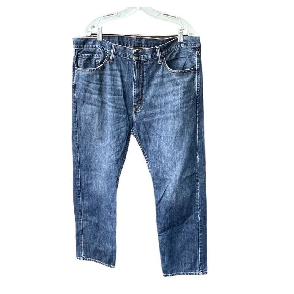 Levi’s 505 straight leg men’s jeans. Size 40/30